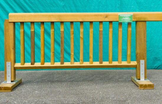 Holzgeländer System RAABA - Höhe 100 cm - Achsabstand 195, 245 oder 295 cm // Oberer Holm 13,5 x 17,5 cm // Unterer Holm 7,5 x 7,5 cm // Steher 13,5 x 13,5 cm