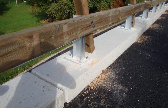 Holzleitschiene - System LBD II b mit Holzgeländer System Raaba light - BST Seiersberg (1)