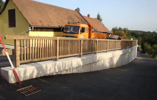 Holzleitschiene - System LBD II b mit Holzgeländer System Raaba light - BST Seiersberg (7)