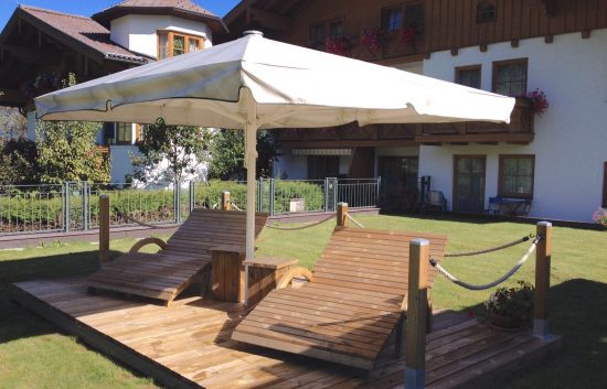 Doppelliege - Saigona (2) ca. 120 cm breit und 200 cm lang. Bogen aus Leimbinder