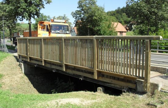 Holzbrücke mit Geländer System RAABA Light - Baustelle Bairisch Köhldorf (3)
