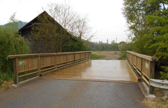 Holzbrücke mit Geländer System RAABA mit doppeltem unteren Holm (3)