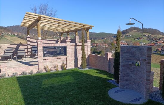 Kundenprojekt Pergola mit Rundholz (2)