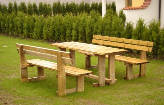 Sitzgarnitur - Impuls / Tisch 195x70 cm, Höhe 75 cm, Bank L:195 cm, Sitzhöhe 40 cm. Aus ausgesuchtem Kiefernholz, kesseldruckimprägniert, fertig montiert