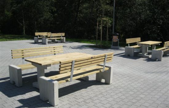 Sitzgarnitur - Trieste / Tisch 180 x 72,5 cm, Höhe 73,5 cm, Bank L:180 cm, Stahl feuerverzinkt und pulverbeschichtet, Betonseitenteile sandgestrahlt. fertig montiert